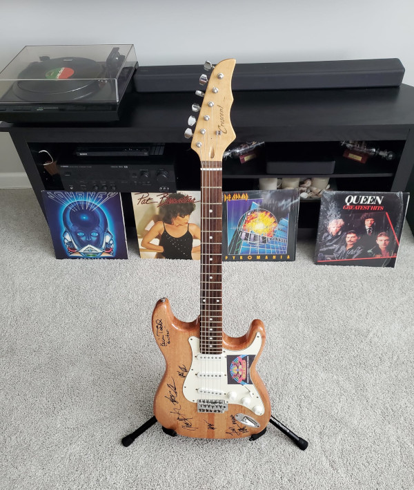 Guitar-500x709
